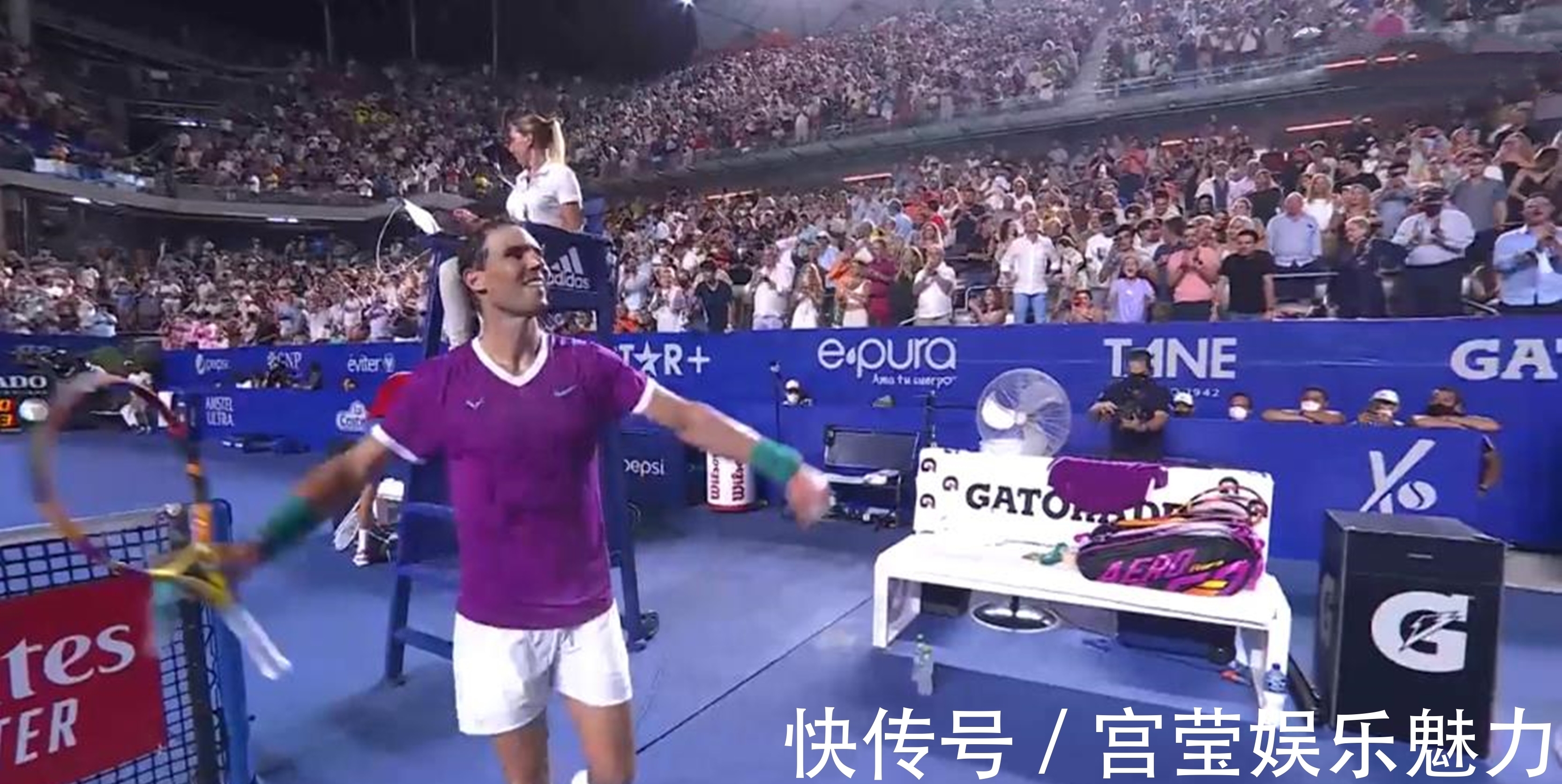 在篮球场上 在篮球场上