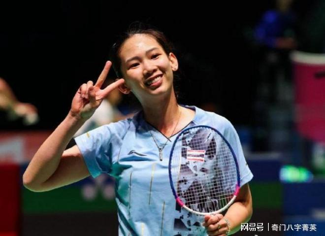 术形成鲜明 术形成鲜明