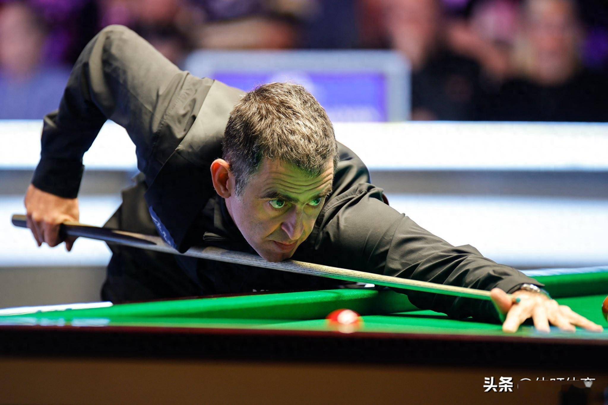 她成功巩固 她成功巩固